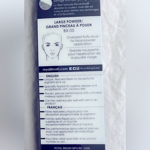 ⭐️ Royal & Langnickel Revolution Professional Make-Up Powder brush - Picture 3 of 3